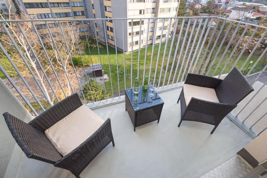 Premium City Apartment With Balcony! Free Garage Parking Included! เวียนนา ภายนอก รูปภาพ